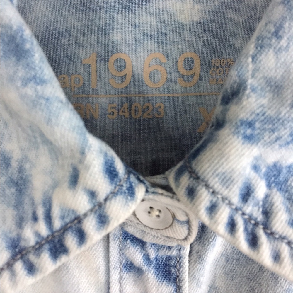 Long-sleeve Denim Shirt - Picture 2 of 2