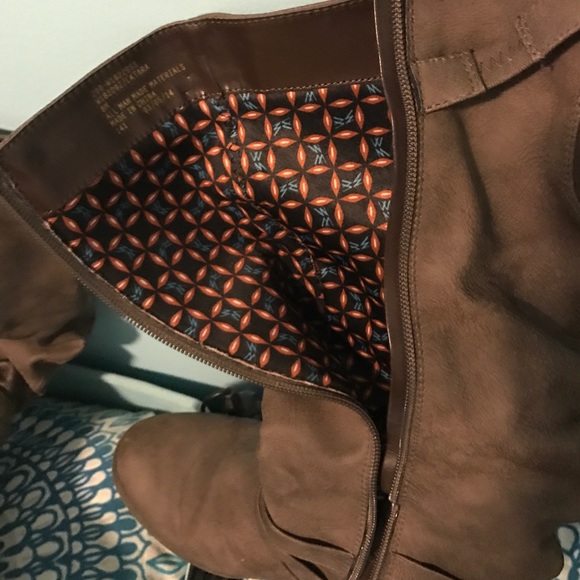 Boots - Picture 2 of 3