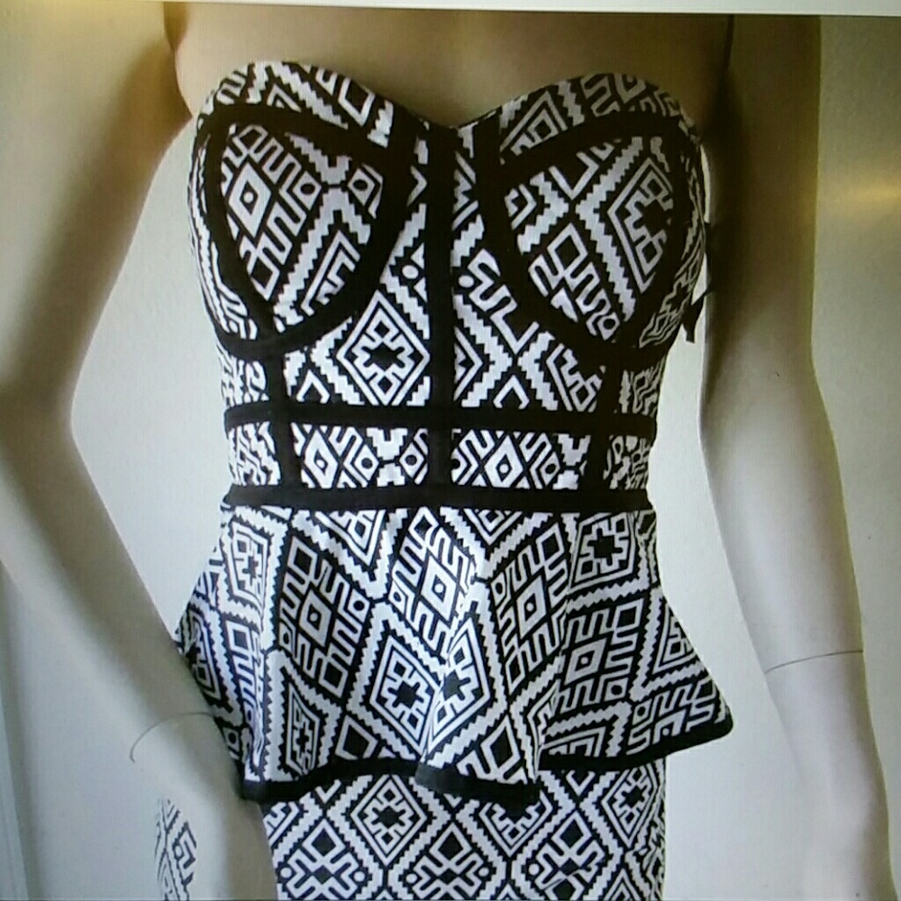 Bebe loris contrast binding dress size S