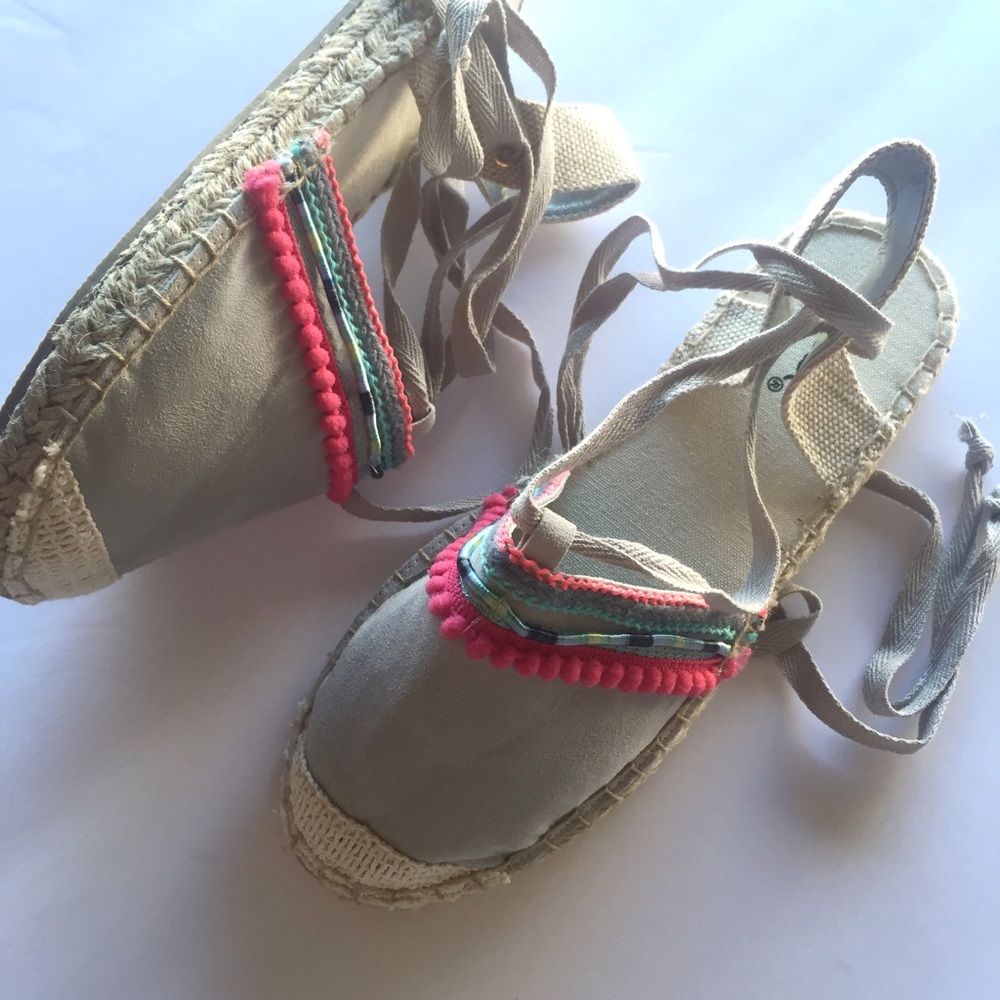 1 left! HP🎉 NWT. Pom Pom lace up grey espadrilles - Picture 3 of 6