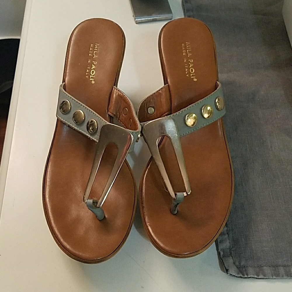 Leather wedge With Metal Detailing