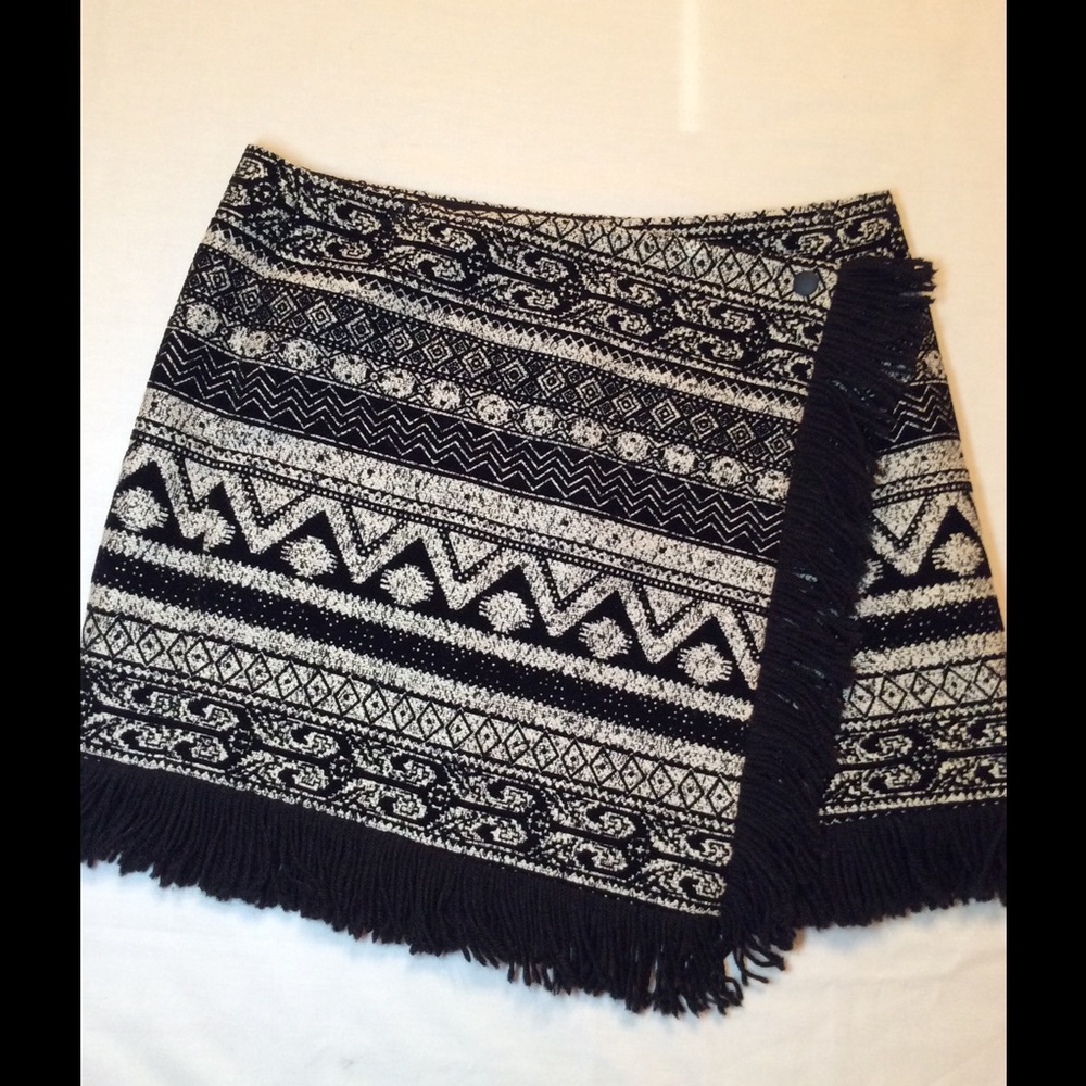Fringed patterned Skirt - Picture 3 of 6