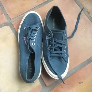 Superga sneaker!