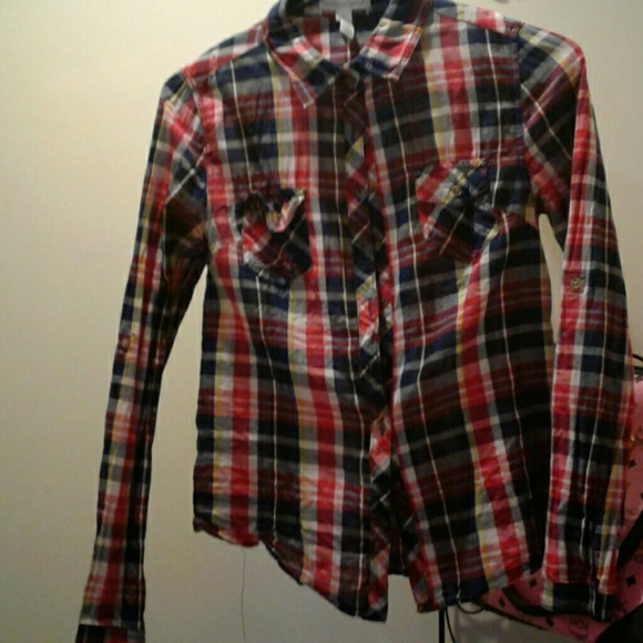 Button up shirt - Picture 2 of 3