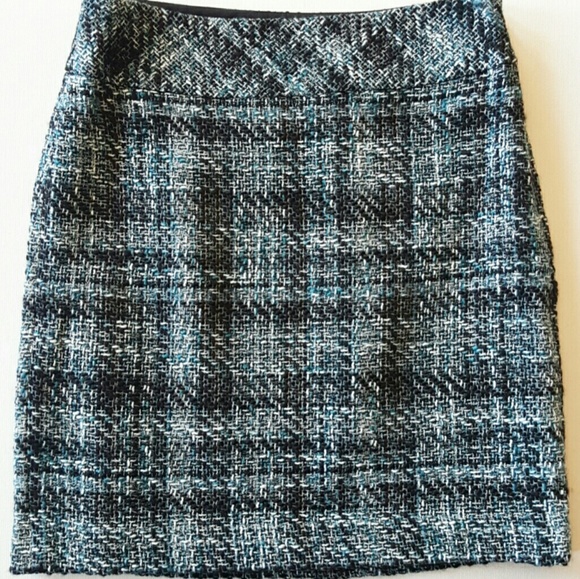 🚫SOLD!🚫 NWT LOFT | Tweed Boucle Skirt - Picture 2 of 4