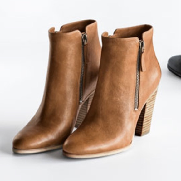 Michael Kors Shoes - Michael Kors leather bootie