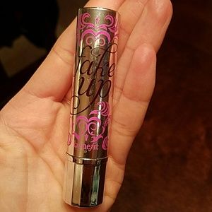 Fake up hydrating crease-control concealer