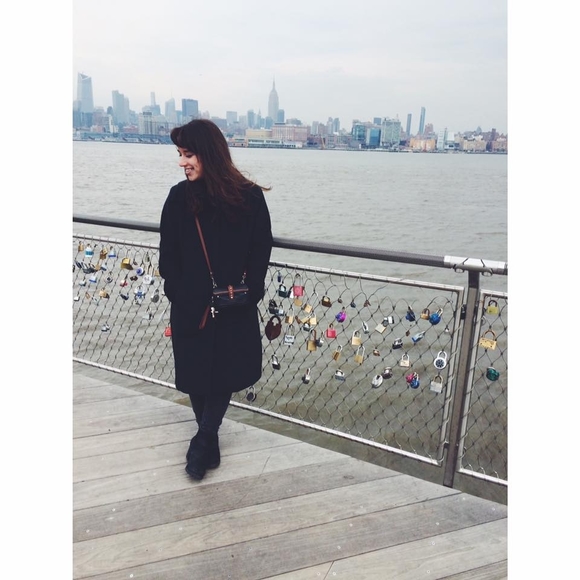 Meet your Posher, Sharon - Picture 1 of 1