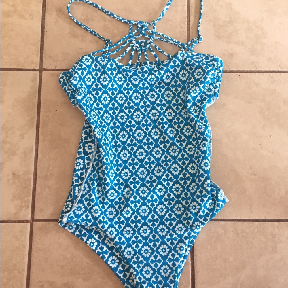 Blue one piece 💙