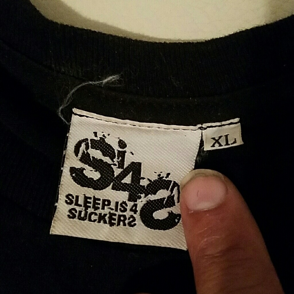T-shirt - Picture 2 of 3