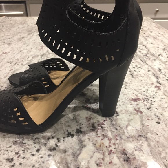 Black leather like laser cut strap block heel - Picture 2 of 4