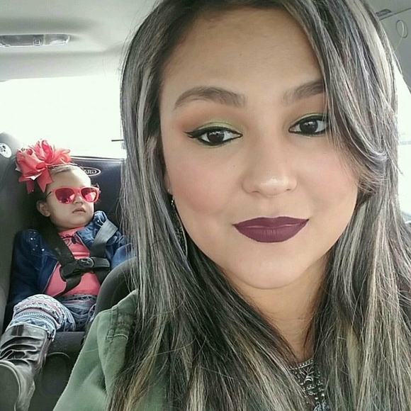 Meet your Posher, Vivian - Picture 1 of 1