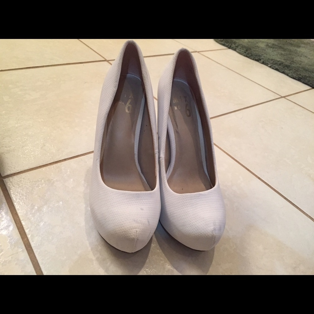 Mix 6 white platform heels