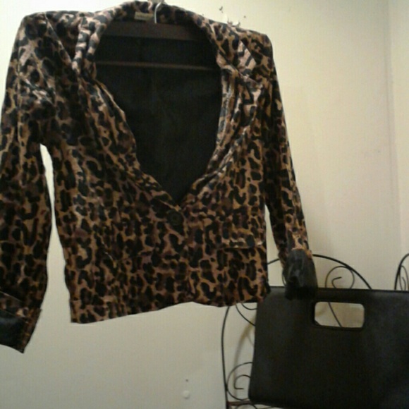 Cheetah print mid quarter vest - Picture 2 of 4