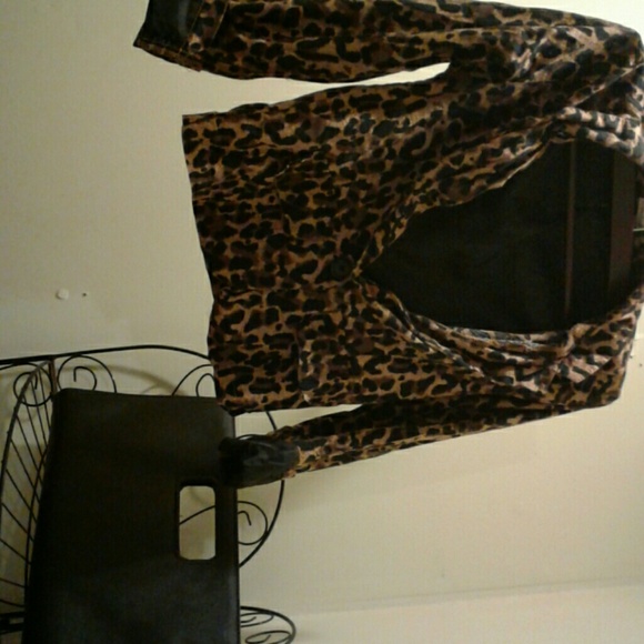 Cheetah print mid quarter vest - Picture 4 of 4