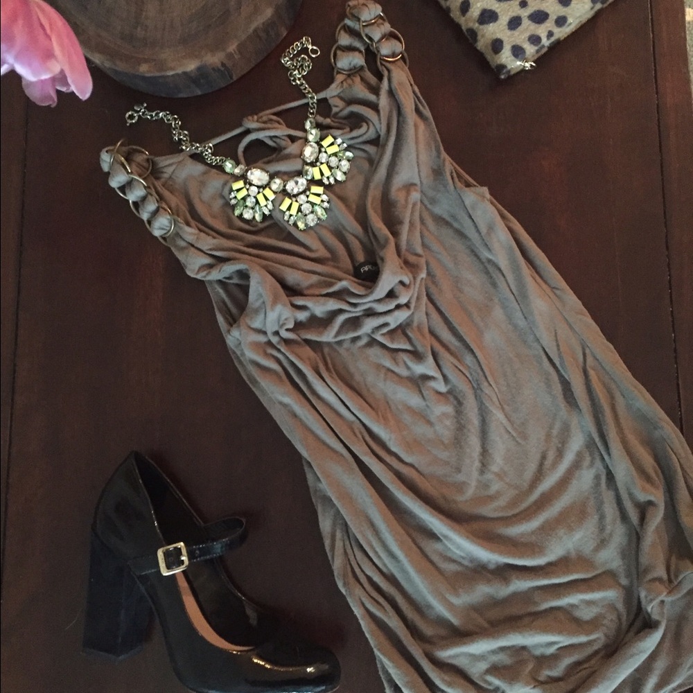 low front/back taupe-green tank with chain detail