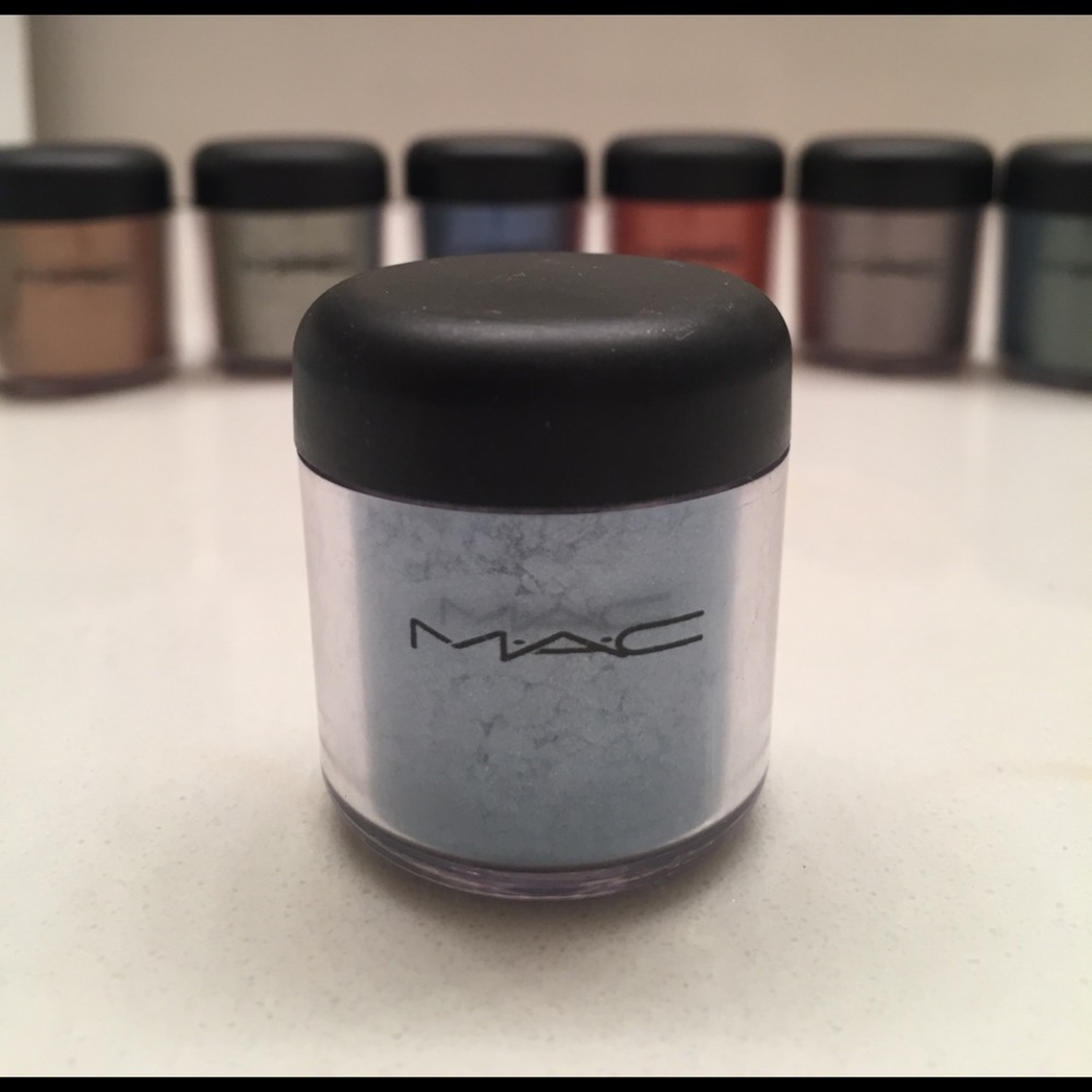 SALE!! 💎 MAC Cosmetics Aire-de-Blu Pigment RARE