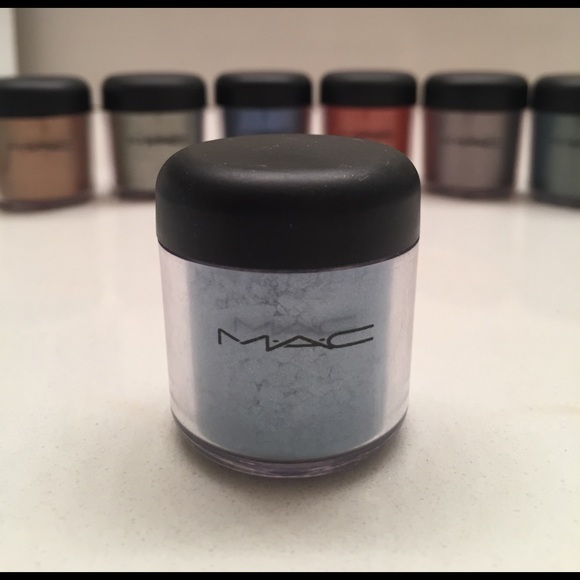 SALE!! 💎 MAC Cosmetics Aire-de-Blu Pigment RARE - Picture 1 of 4