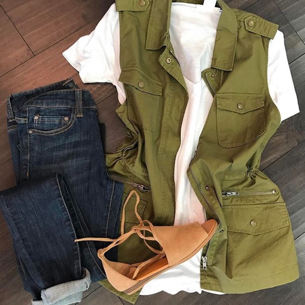 1 LEFT!! NWT.Olive peep toe mini wedge sandal - Picture 8 of 8