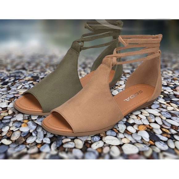 1 LEFT!! NWT.Olive peep toe mini wedge sandal - Picture 2 of 8