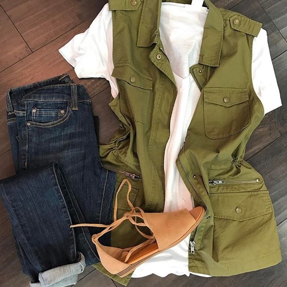 1 LEFT!! NWT.Olive peep toe mini wedge sandal - Picture 8 of 8