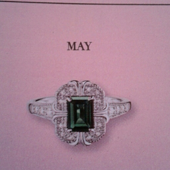Emerald Ring May Birthstone - Picture 2 of 2