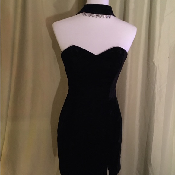 HUGO BUSCATI Dresses & Skirts - HUGO BUSCATI   Black Velvet Cocktail Dress