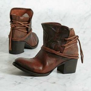 ✨Sale✨Freebird Casey Boot