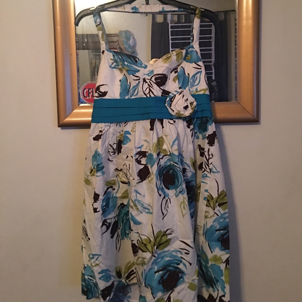 Juniors summer dress only worn once