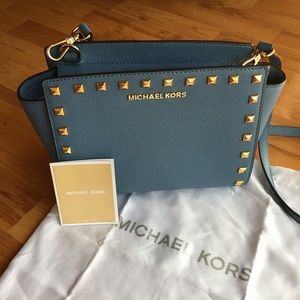 Michael Kors Selma Stud messenger