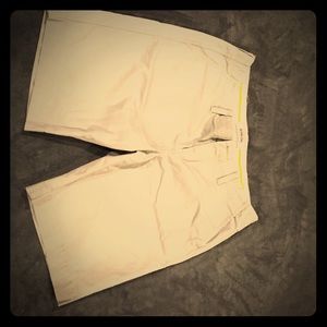 Women's Old NAvy size 12 low rise Bermuda shorts
