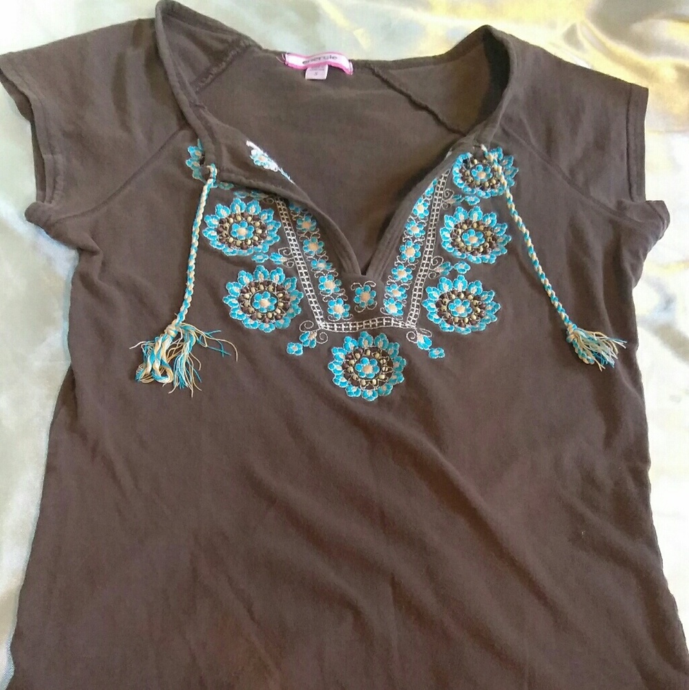 Tee shirt