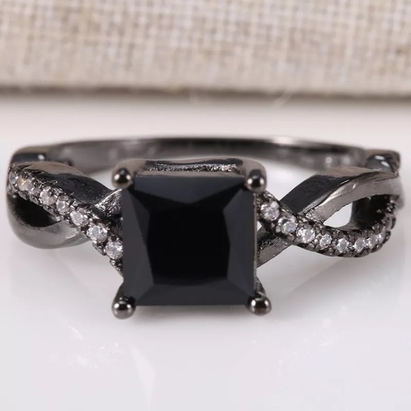 Princess Criss Cross Black Gold Engagement Ring - Picture 2 of 5