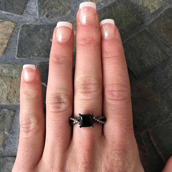 Princess Criss Cross Black Gold Engagement Ring - Picture 3 of 5