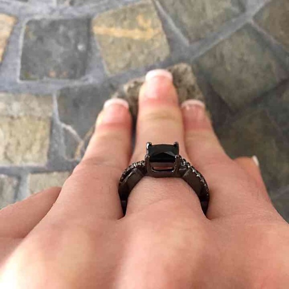 Princess Criss Cross Black Gold Engagement Ring - Picture 4 of 5