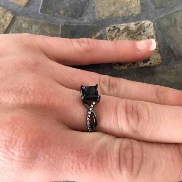 Princess Criss Cross Black Gold Engagement Ring - Picture 5 of 5