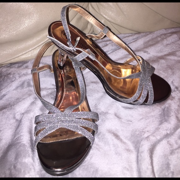 Formal /prom /homecoming or any event high heals - Picture 1 of 3