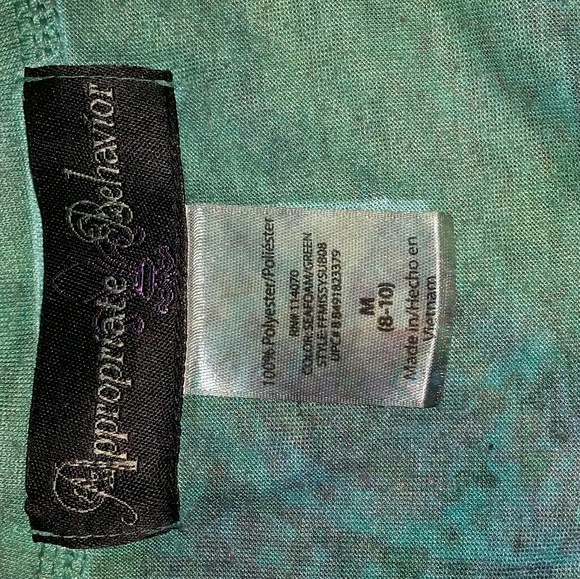 Multi colored design. - Picture 3 of 3