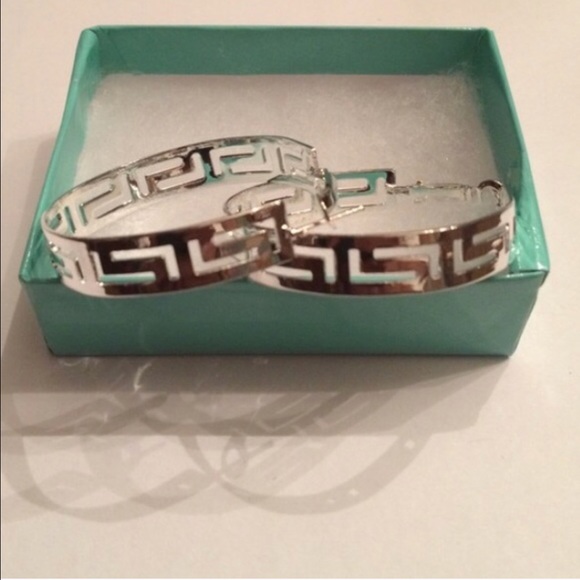 Geometric Design Hoop Earrings - Picture 2 of 2