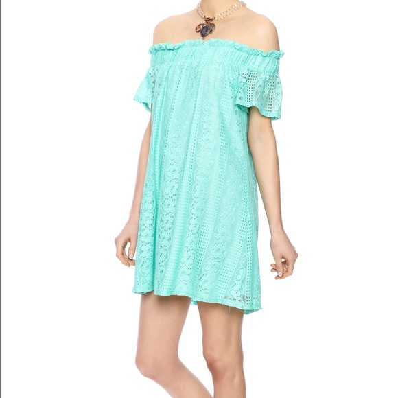 Dresses & Skirts - 💐Off the Shoulder Dress