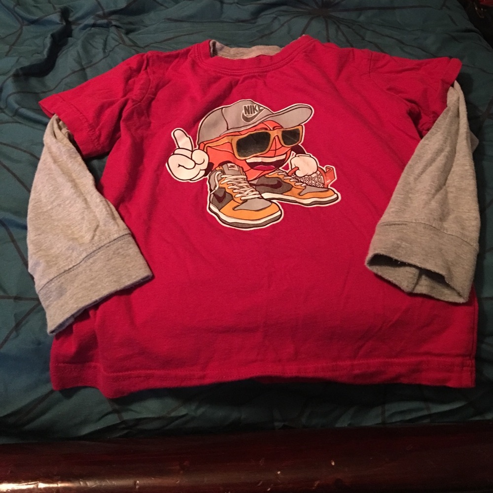 Boys Nike long sleeve tee