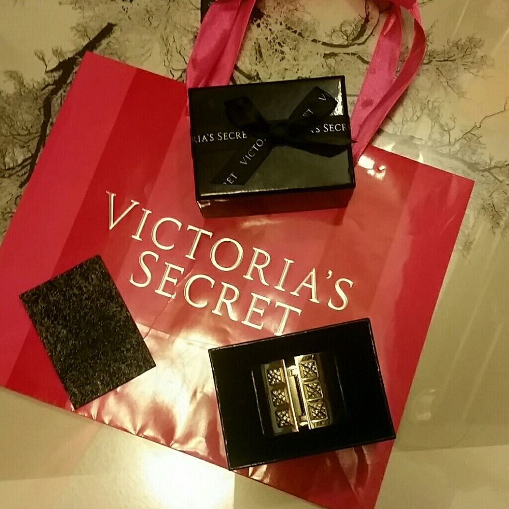 BRAND NEW Victoria's secret cuff bracelet