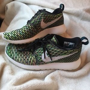 Multicolor Flyknit Roshes