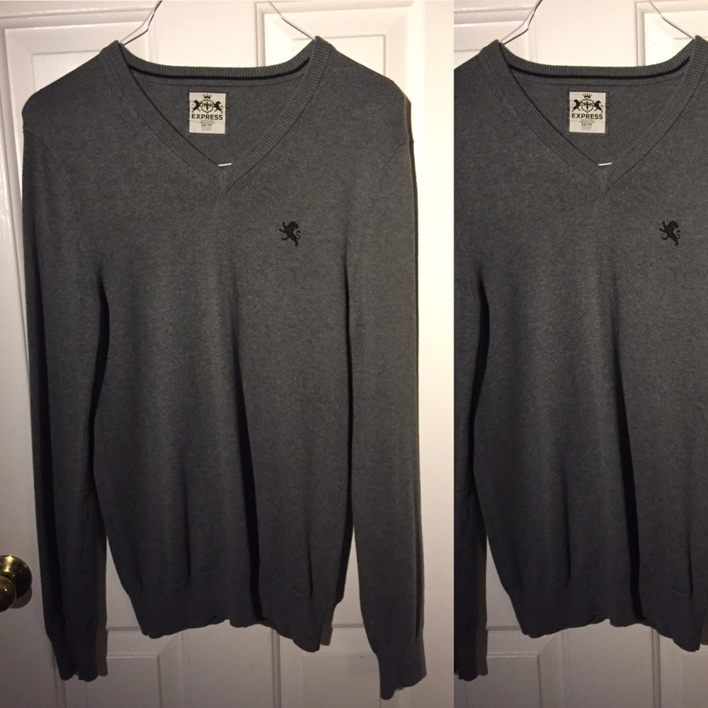 Dark grey V-neck Sweater