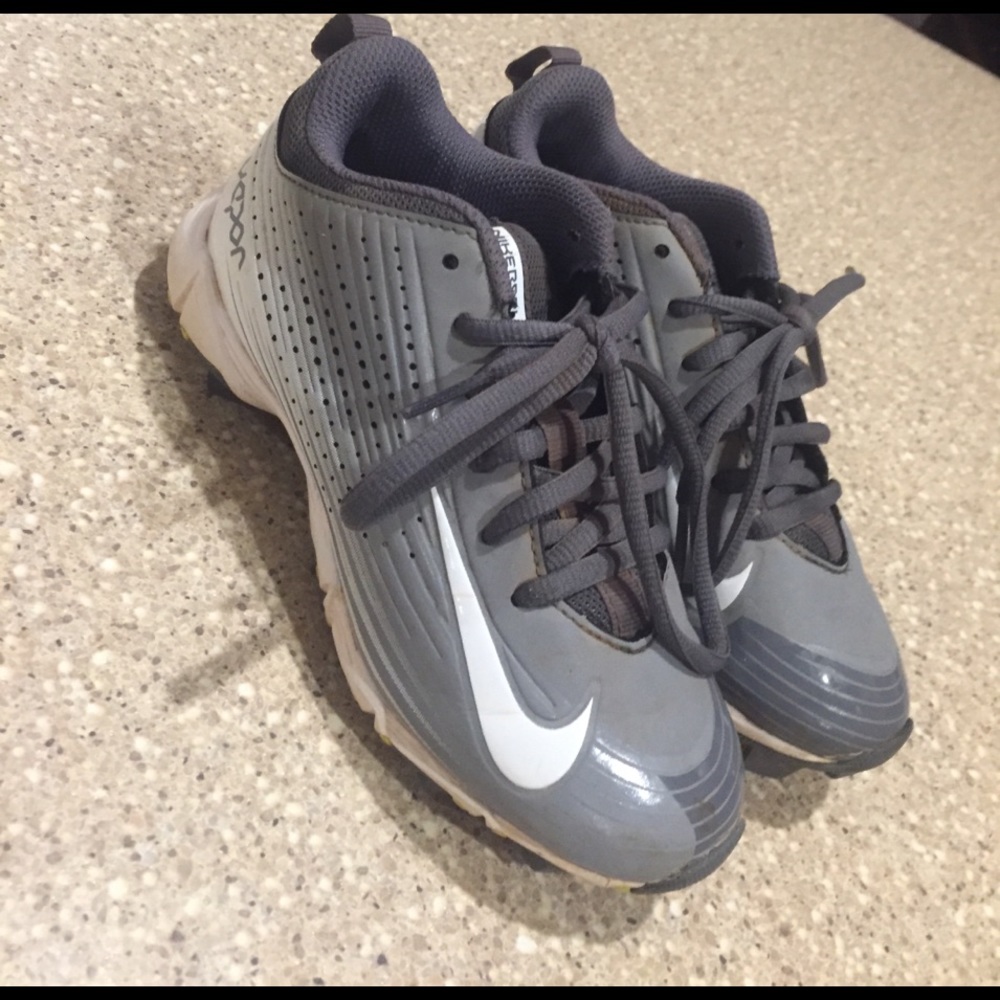 Boys size 13 Nike Vapor baseball/tball cleats.