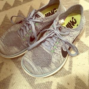 NIKE freerun 4 flyknit size 8 in gray