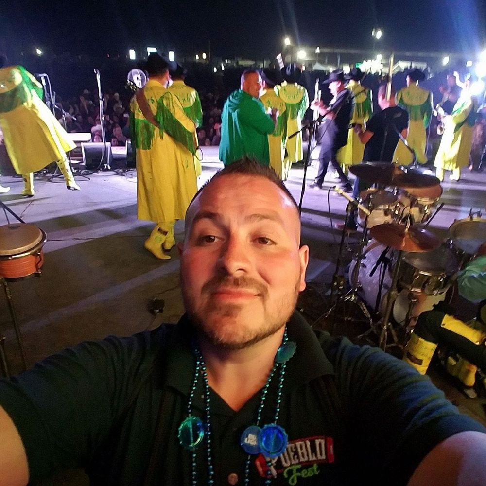 Meet your Posher, Cesar