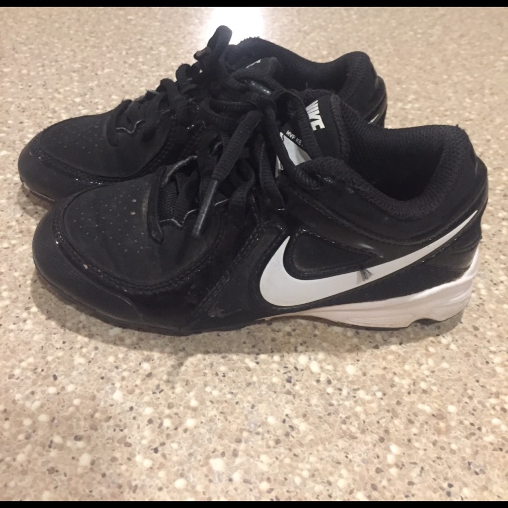 Nike kids size 11 cleats!
