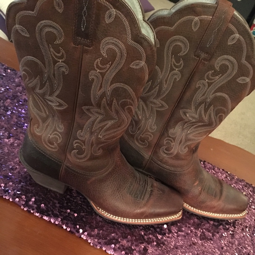Barely worn Ariat boots!