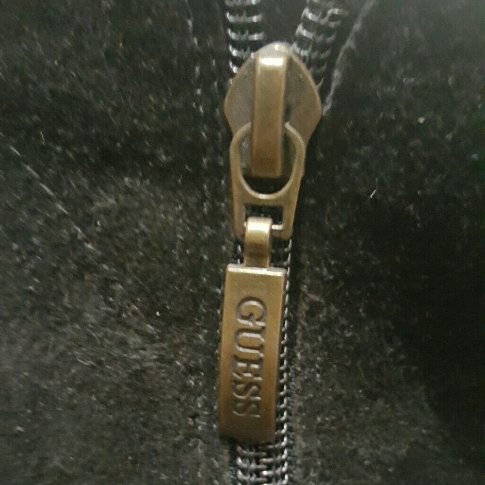 Guess - Picture 3 of 3